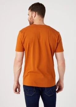Wrangler Tee - Camiseta Estampada - Nutmeg Brown -Wrangler 8f8532bde497466c8bcda1e065d7f423