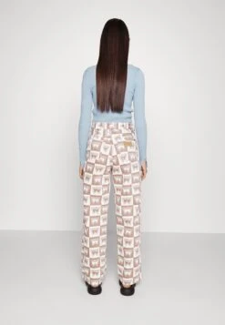 Wrangler Mom - Vaqueros Boyfriend - Frapuccino -Wrangler 95eb804b72b94c32bb732c02f363927f