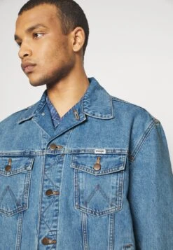 Wrangler Anti Fit Jacket - Chaqueta Vaquera - Azure Blue -Wrangler a837e6e0ef194cdcae4f48ed337d52da