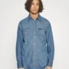 Wrangler Leon - Camisa - Washed Indigo 2 Wrangler Leon - Camisa - Washed Indigo -Wrangler b4ffe5bdea044a3cb897f0bb74c1a775
