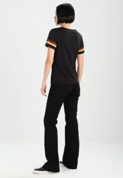 Wrangler Flare - Pantalones - Retro Black -Wrangler b6c9864a303a49b78ffb463698e09919