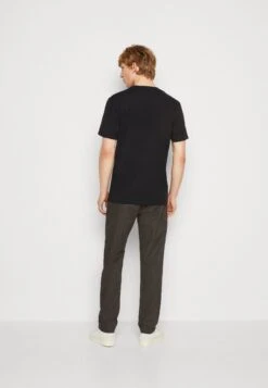 Wrangler Tee - Camiseta Estampada - Black -Wrangler bf938356b3c6427f92e3f06ec4d533aa