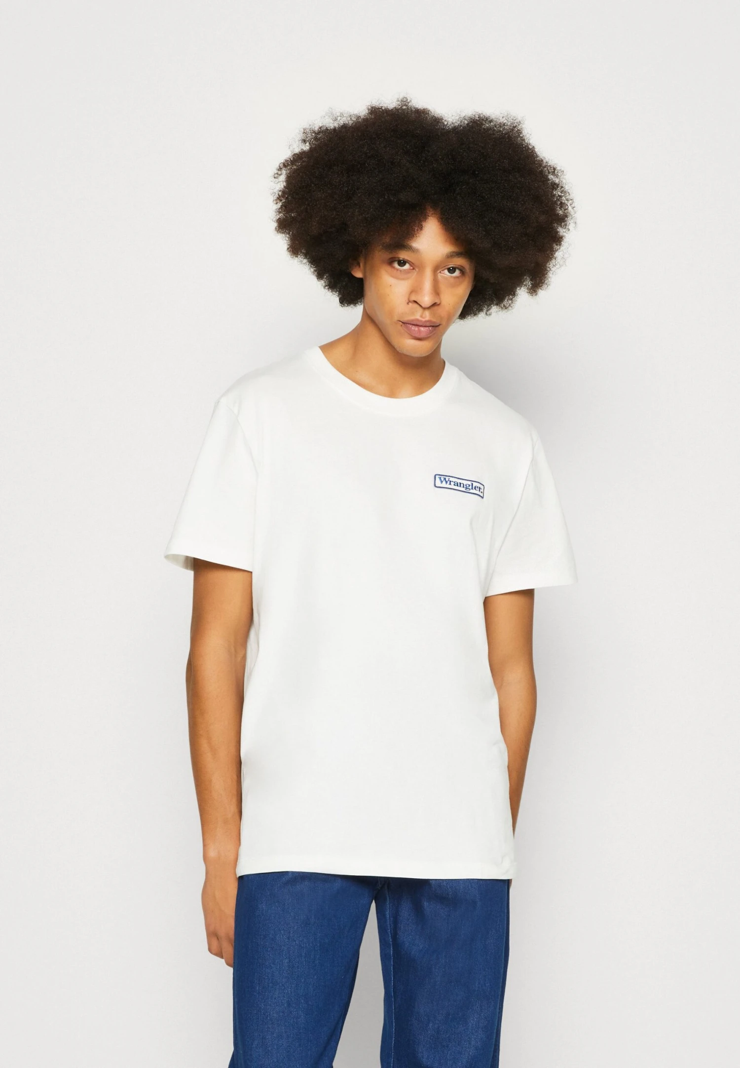 Wrangler Logo Tee - Camiseta Básica - White 3 Wrangler Logo Tee - Camiseta Básica - White