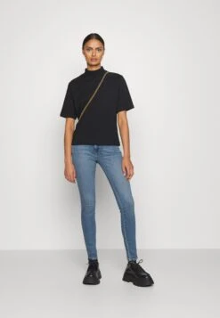 Wrangler Vaqueros Pitillo - Snuggle Bug -Wrangler c2e0662ec0674542b9f3c06d2e9b79dd