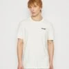 Wrangler Graphic Tee - Camiseta Estampada - Wornwhite 2 Wrangler Graphic Tee - Camiseta Estampada - Wornwhite -Wrangler c65e2132301d460f8aa7be5ea9753bc8