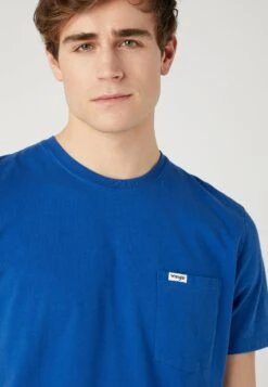 Wrangler Pocket Tee - Camiseta Estampada - True Blue -Wrangler c678339bec924ed3ab5cd0520a84c835