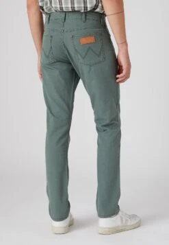 Wrangler Sboro - Pantalones - Thyme -Wrangler d177feb513be486fb7556e81e925ce90