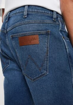 Wrangler Greensboro - Vaqueros Rectos - The Look 13 Wrangler Greensboro - Vaqueros Rectos - The Look -Wrangler d2c3a6fa0e1c4fa6adec78f6ea09b67e