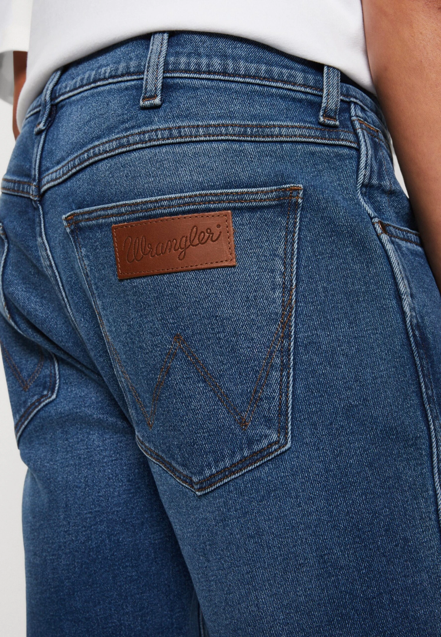 Wrangler Greensboro - Vaqueros Rectos - The Look 8 Wrangler Greensboro - Vaqueros Rectos - The Look - Imagen 6