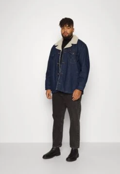 Wrangler -Wrangler d848472137a94ba8a918c7e5042cce8f