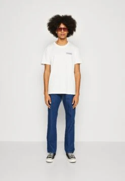 Wrangler Logo Tee - Camiseta Básica - White 9 Wrangler Logo Tee - Camiseta Básica - White -Wrangler da00a3d1882d44ef81e044e8239655b6