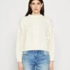 Wrangler Crew Neck Cable​ - Jersey De Punto - Worn White