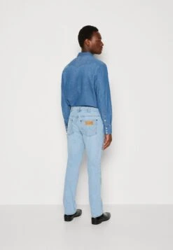 Wrangler Greensboro - Vaqueros Rectos - Blue Waves 10 Wrangler Greensboro - Vaqueros Rectos - Blue Waves -Wrangler df83b79c097845e79d139ca9a8c76ba4