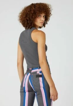 Wrangler Cropped - Top - Magnet -Wrangler e05312f13db742cbaf3efb6128fd3da9