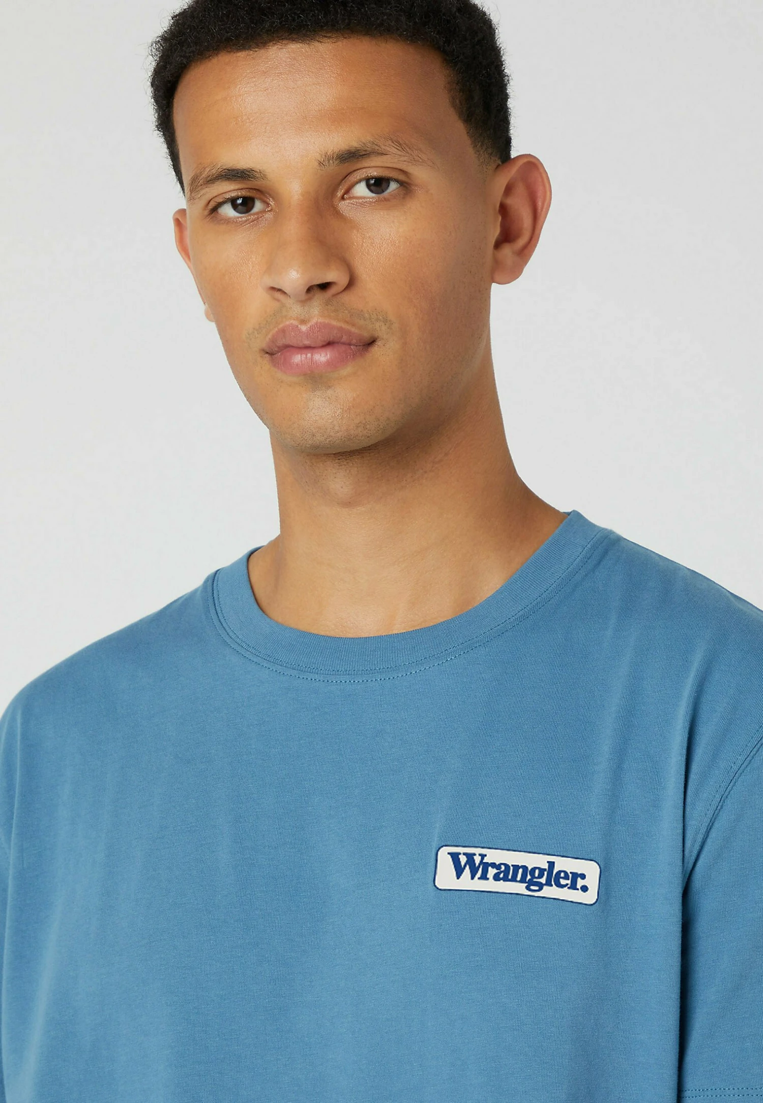 Wrangler Logo Tee - Camiseta Básica - Captains Blue 6 Wrangler Logo Tee - Camiseta Básica - Captains Blue - Imagen 4