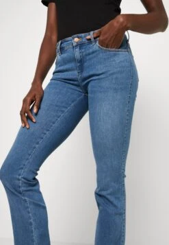 Wrangler Vaqueros Bootcut - Voyage -Wrangler e7ee93f0e5084cf78f1133b060d50292