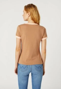 Wrangler Ringer Tee - Camiseta Estampada - Burro Brown 9 Wrangler Ringer Tee - Camiseta Estampada - Burro Brown -Wrangler e9c7c18a01284d81b8d5ff4c44839826
