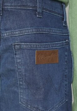 Wrangler Texas Slim - Vaqueros Slim Fit - Dark-Blue-Denim -Wrangler eaf86188762d437bb49cc31408b4f32e