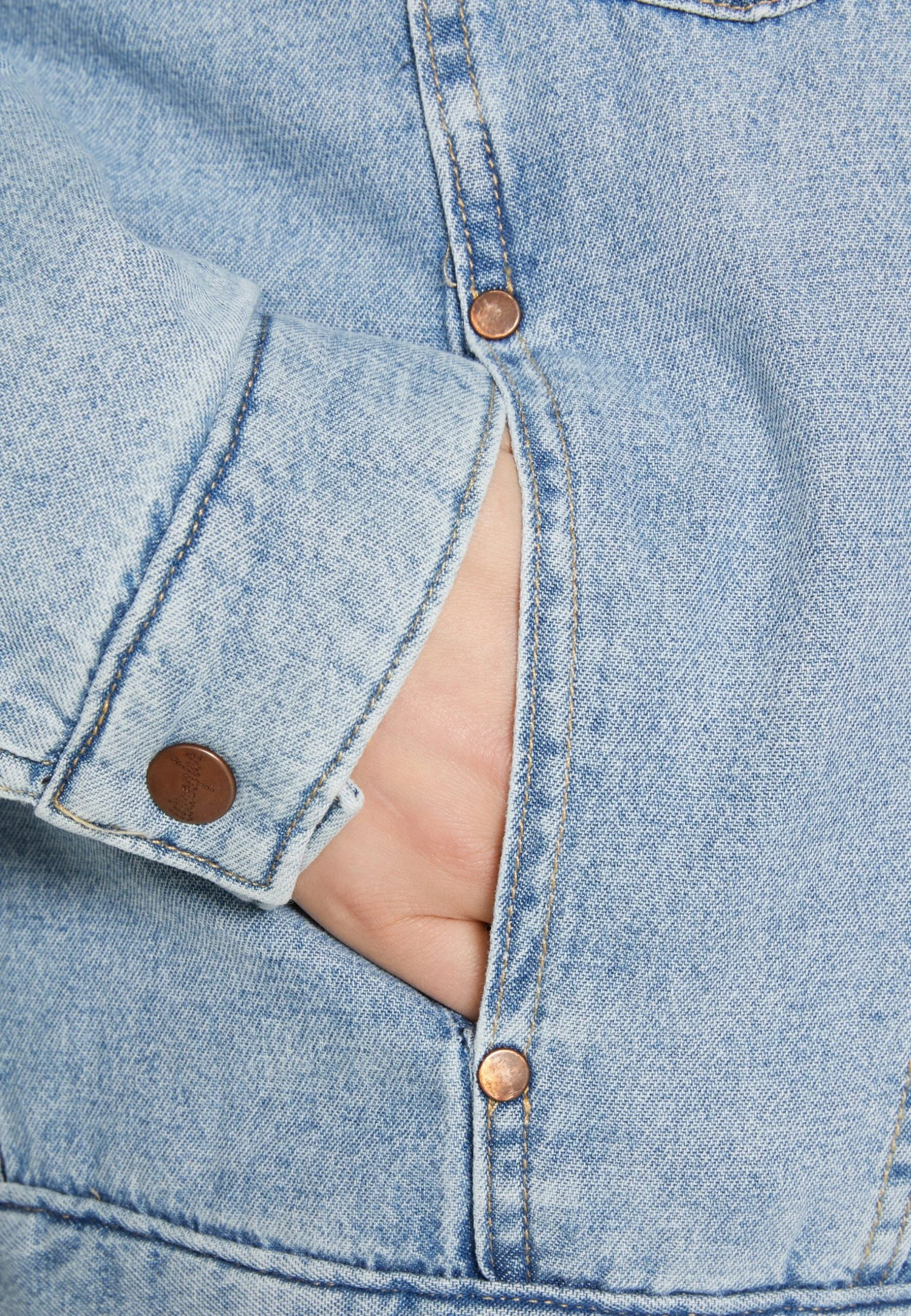 Wrangler Padded Trucker - Chaqueta Vaquera - Scare Crow 8 Wrangler Padded Trucker - Chaqueta Vaquera - Scare Crow - Imagen 6