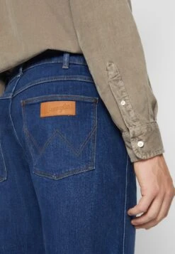 Wrangler Frontier - Vaqueros Boyfriend - Dancing Water -Wrangler ee7c834ebaf6493a92a40f3f969403ab