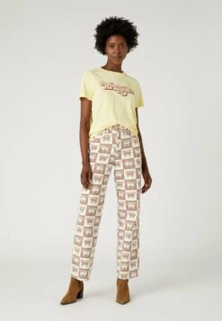 Wrangler Regular Tee - Camiseta Estampada - Pale Banana -Wrangler f56721a9dc78478b913d6dd392ea8759