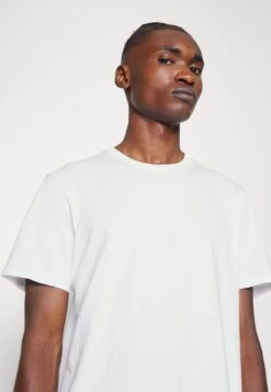 Wrangler 2 Pack - Camiseta Básica - Black -Wrangler fa6c470af656487a9ad2ab1af75a6345